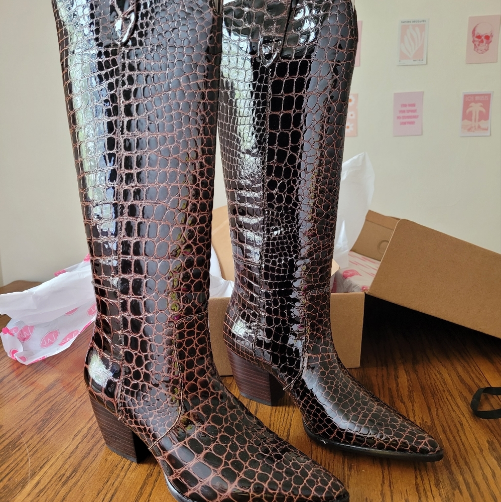 Matisse cowboy boots, in Choco Croc, size 6.5